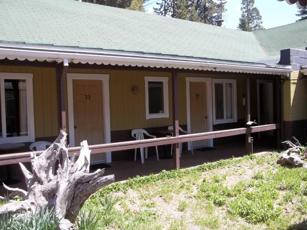 White Chief Mountain Lodge Fish Camp Luaran gambar